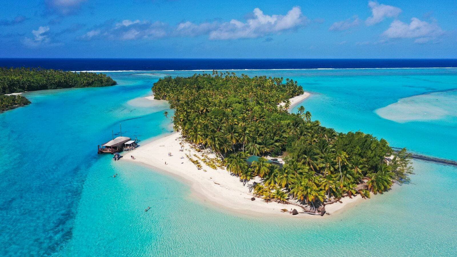Beautiful One Foot Island is the final stop on the Aitutaki Lagoon Cruise. Picture by Daniel Fisher/ Cook Islands Tourism